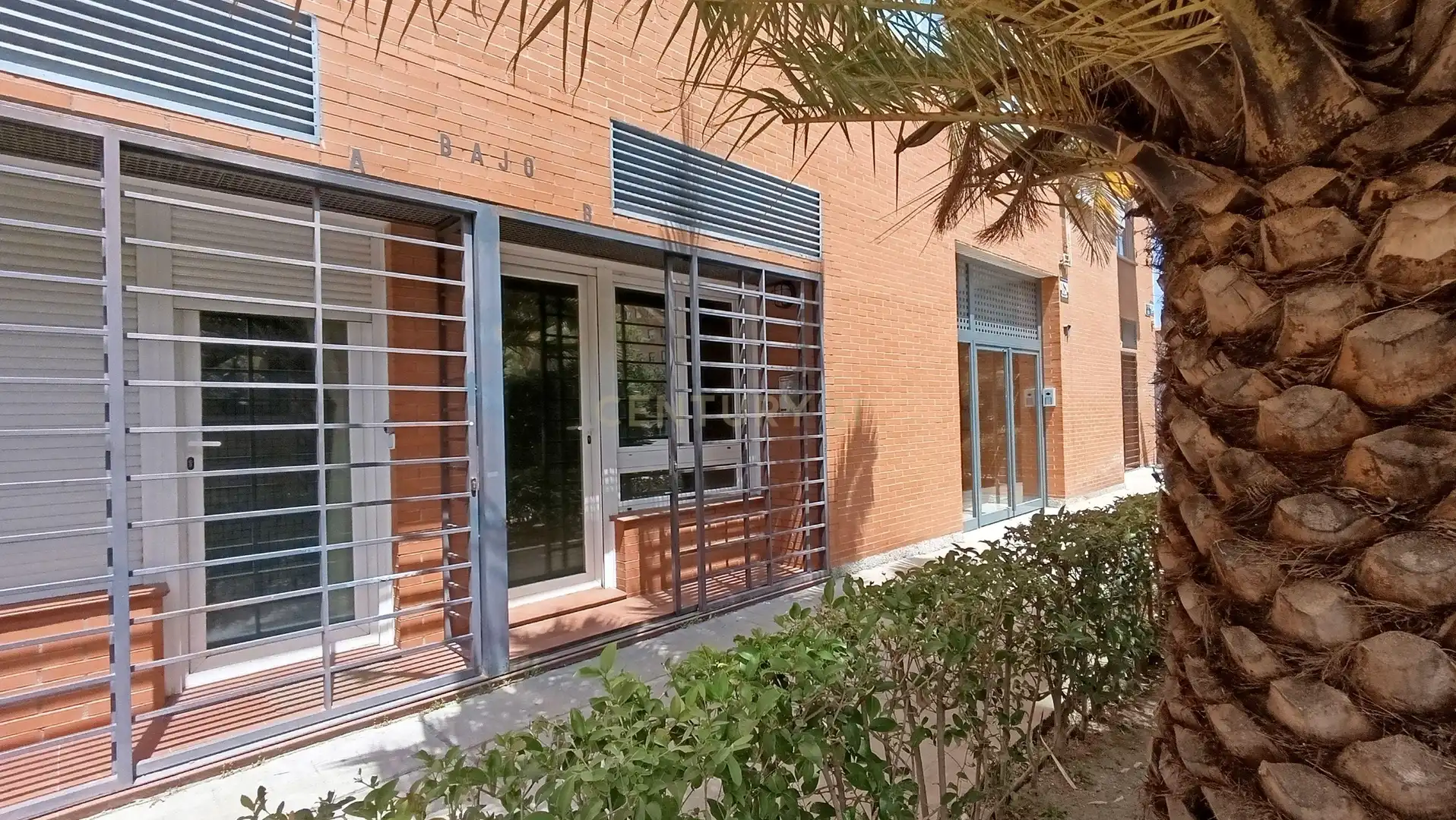 Außenansicht von Wohnung zum Verkauf in Madrid mit Klimaanlage, Ofen und Mikrowelle