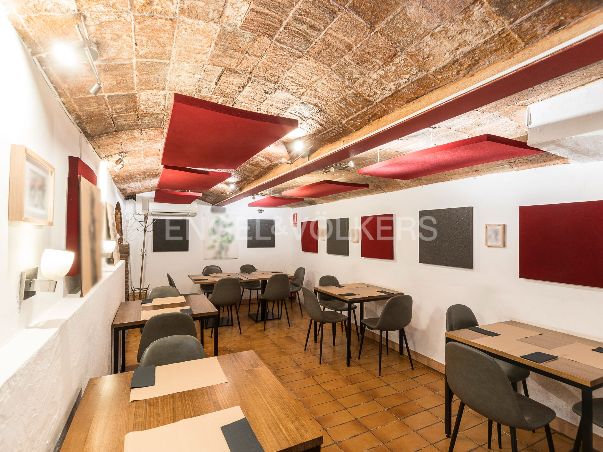 Premises for sale in  Barcelona Capital  with Terrace