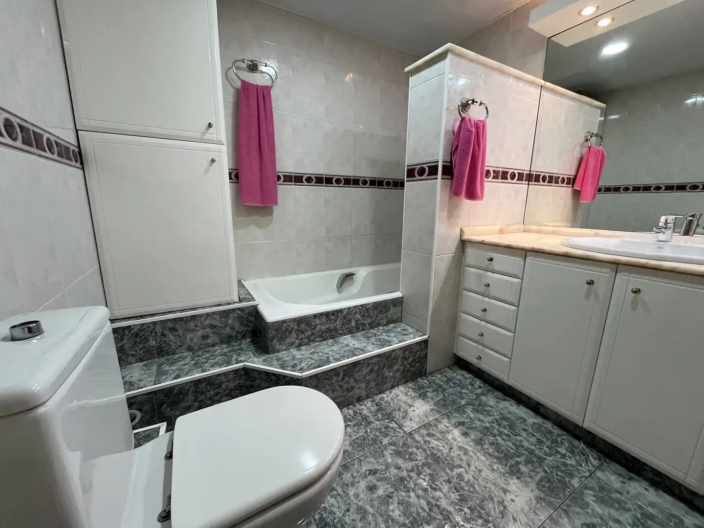 Bathroom of Flat for sale in Cornellà de Llobregat  with Heating and Swimming Pool