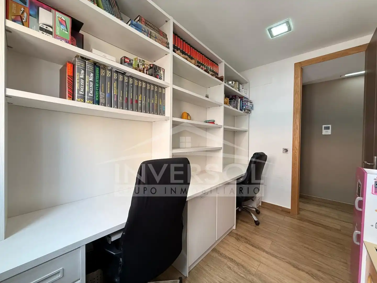 Flat for sale in Adra  with Air Conditioner, Heating and Furnished