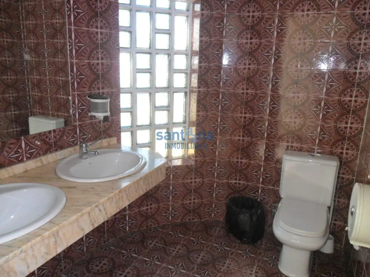 Bathroom of Commercial properties for sale in Garrafe de Torío