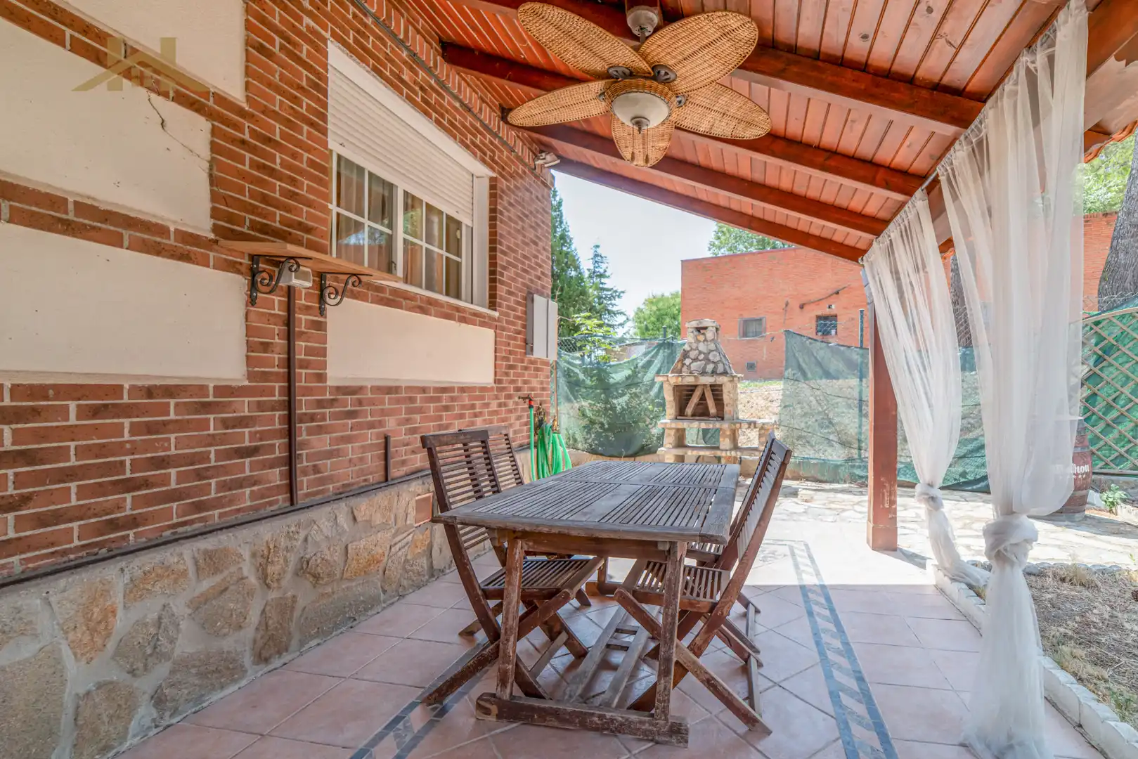 Terrasse von Einfamilien-Reihenhaus zum Verkauf in Seseña mit Klimaanlage, Heizung und Privatgarten