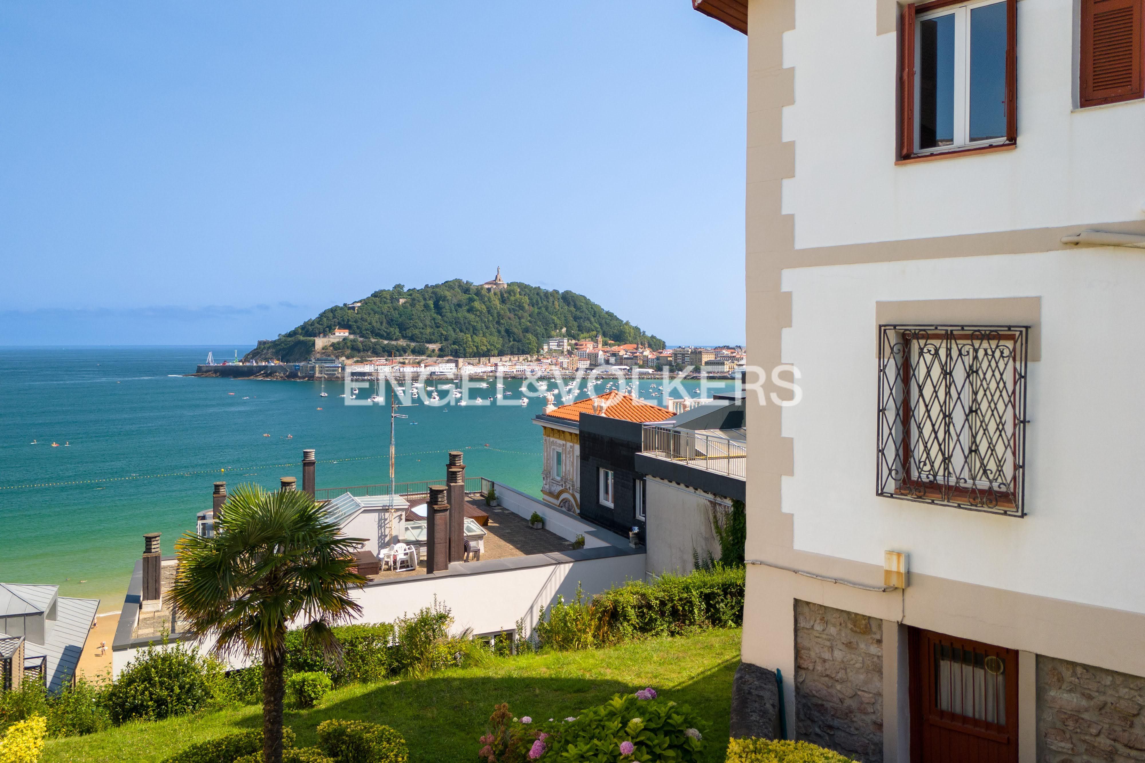 Vista exterior de Finca rústica en venda en Donostia - San Sebastián  amb Calefacció, Terrassa i Traster