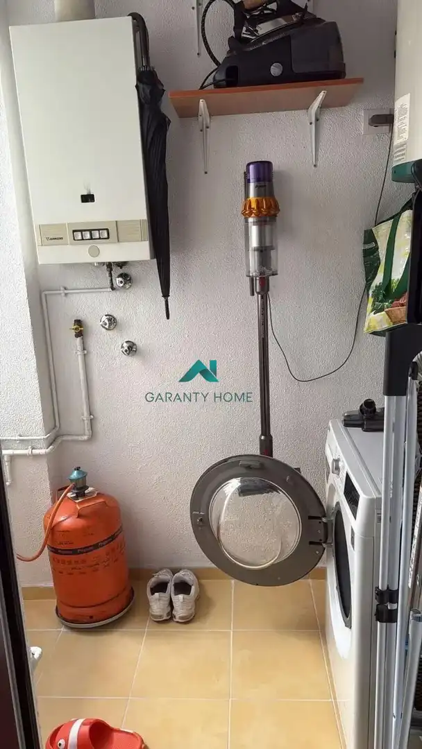 Flat for sale in Sevilla  with Air Conditioner and Heating