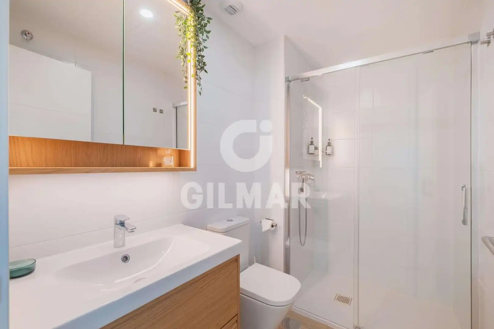 Badezimmer von Wohnung zur Miete in Chipiona mit Klimaanlage, Privatgarten und Möbliert