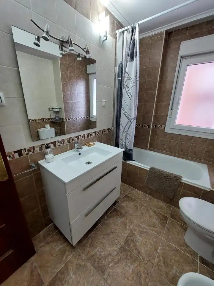 Piso de alquiler en Laviada