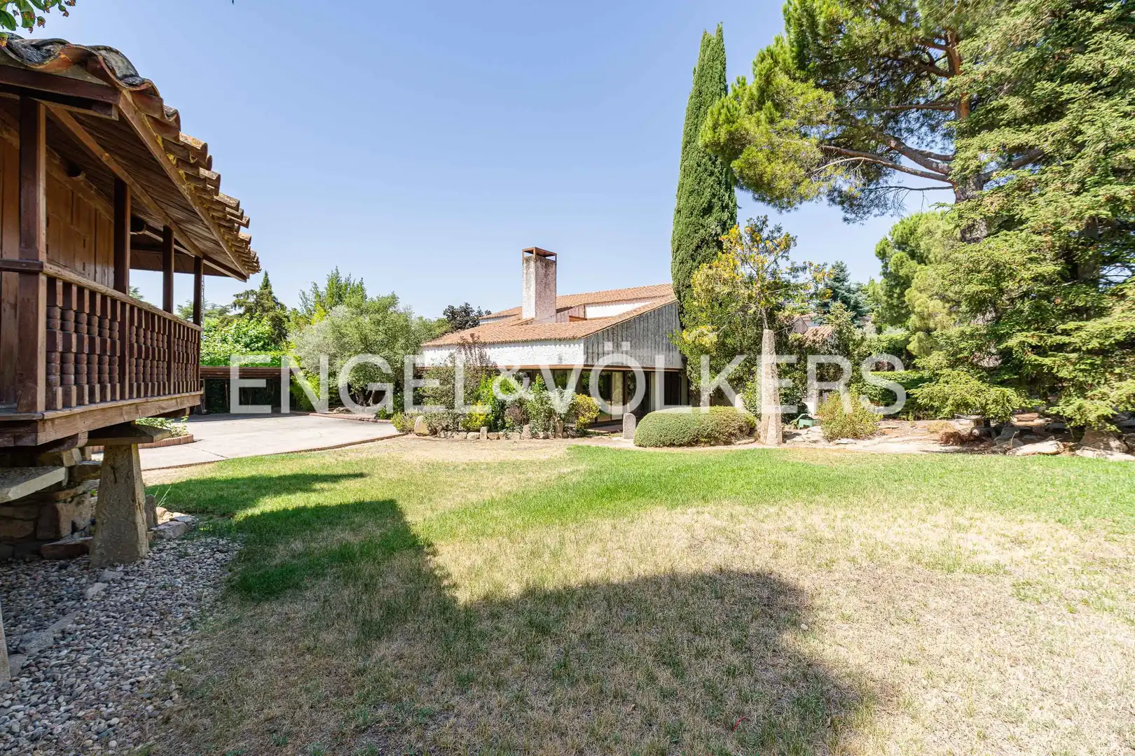 Vista exterior de Casa o chalet en venta en Las Rozas de Madrid con Calefacción, Jardín privado y Terraza
