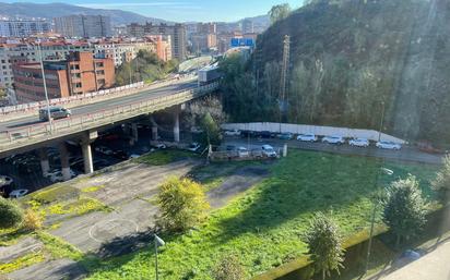 Vista exterior de Pis en venda en Bilbao  amb Calefacció i Traster