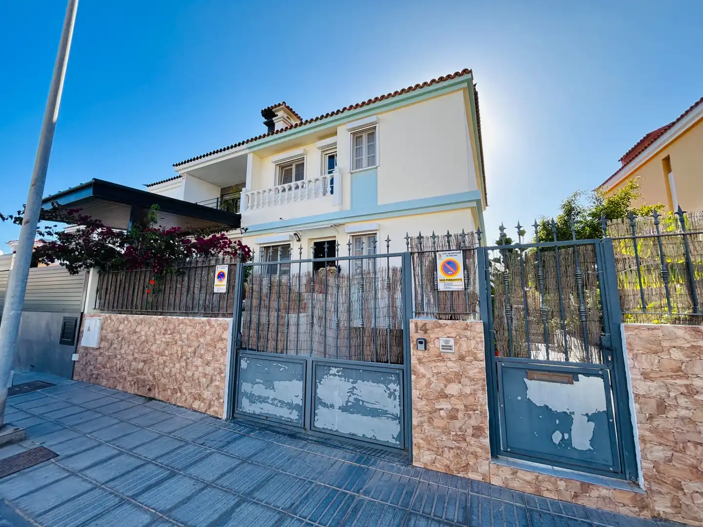 Vista exterior de Casa o chalet en venta en San Bartolomé de Tirajana con Aire acondicionado, Jardín privado y Terraza