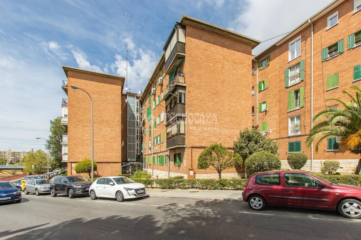 Exterior view of Flat for sale in  Madrid Capital  with Heating and Balcony
