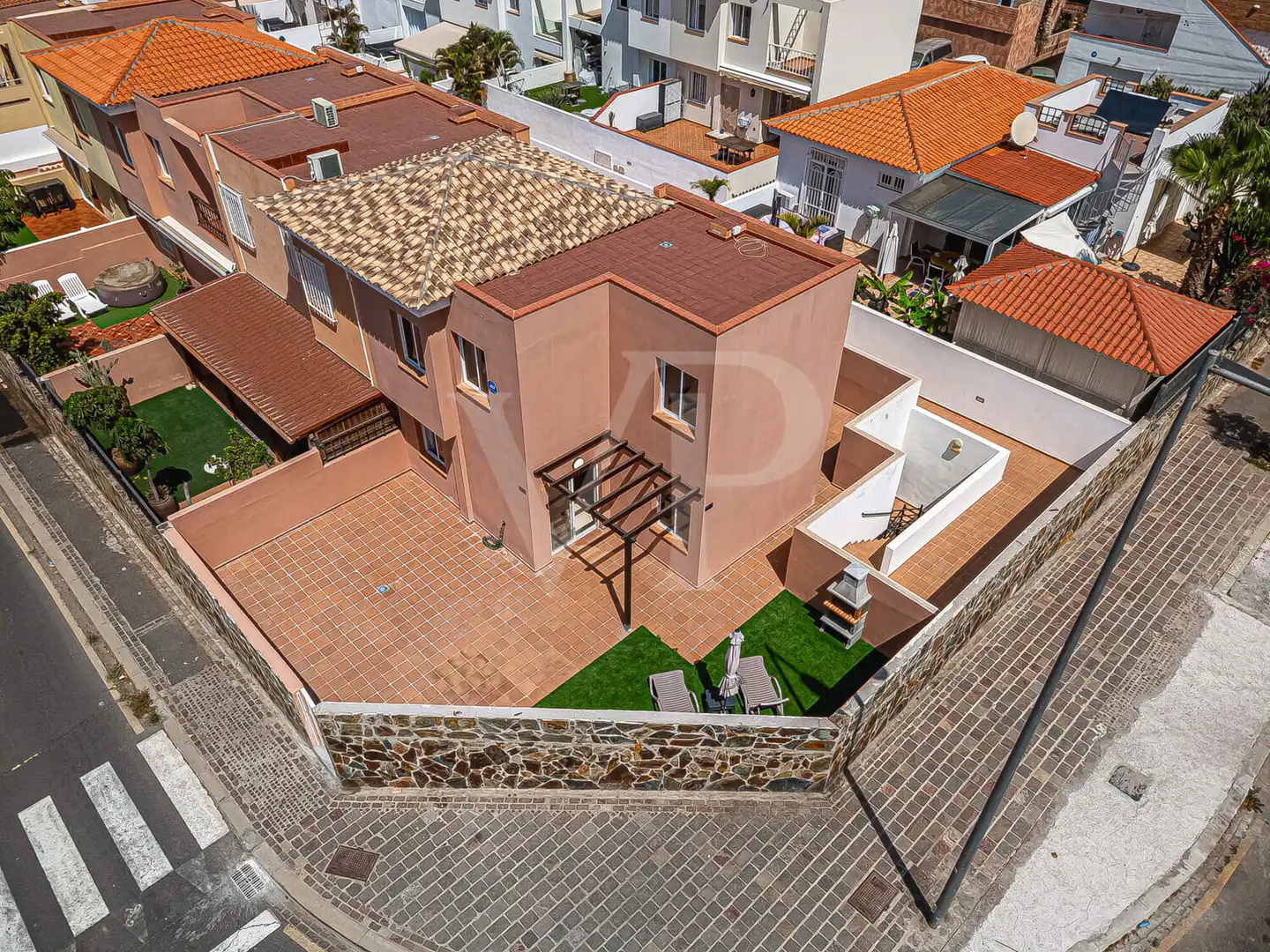 Vista exterior de Casa adosada en venta en Arona con Terraza y Piscina comunitaria