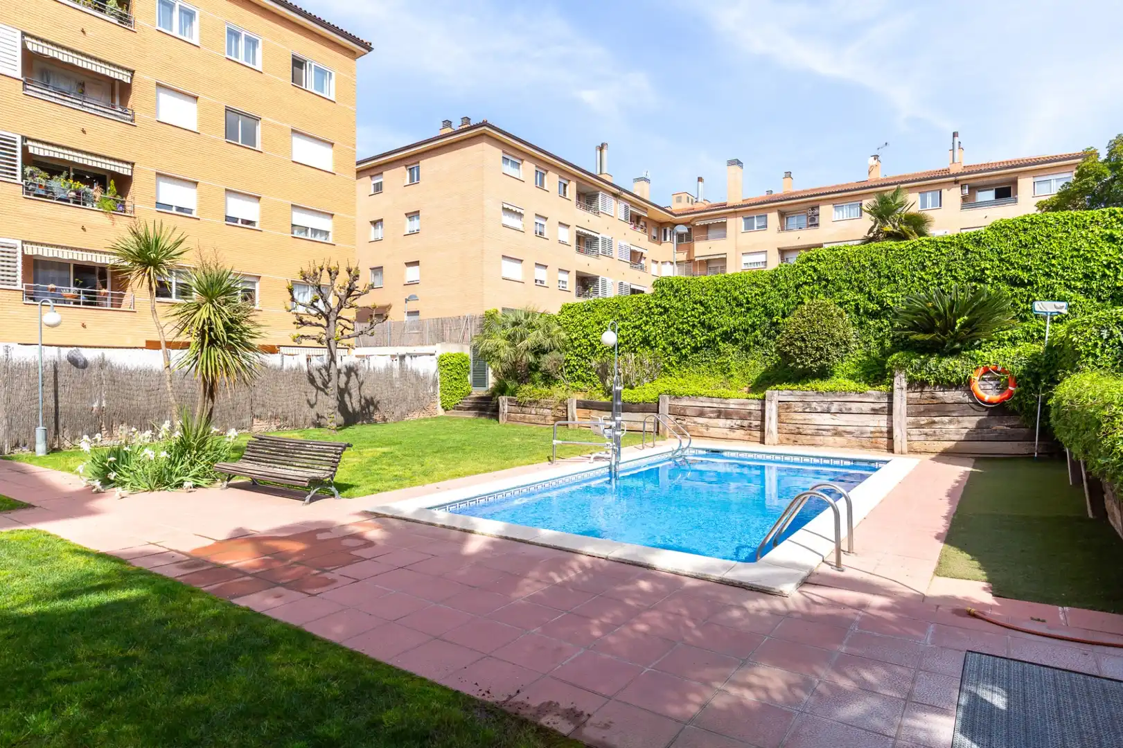 Piscina de Planta baixa en venda en Rubí amb Aire condicionat, Calefacció i Terrassa