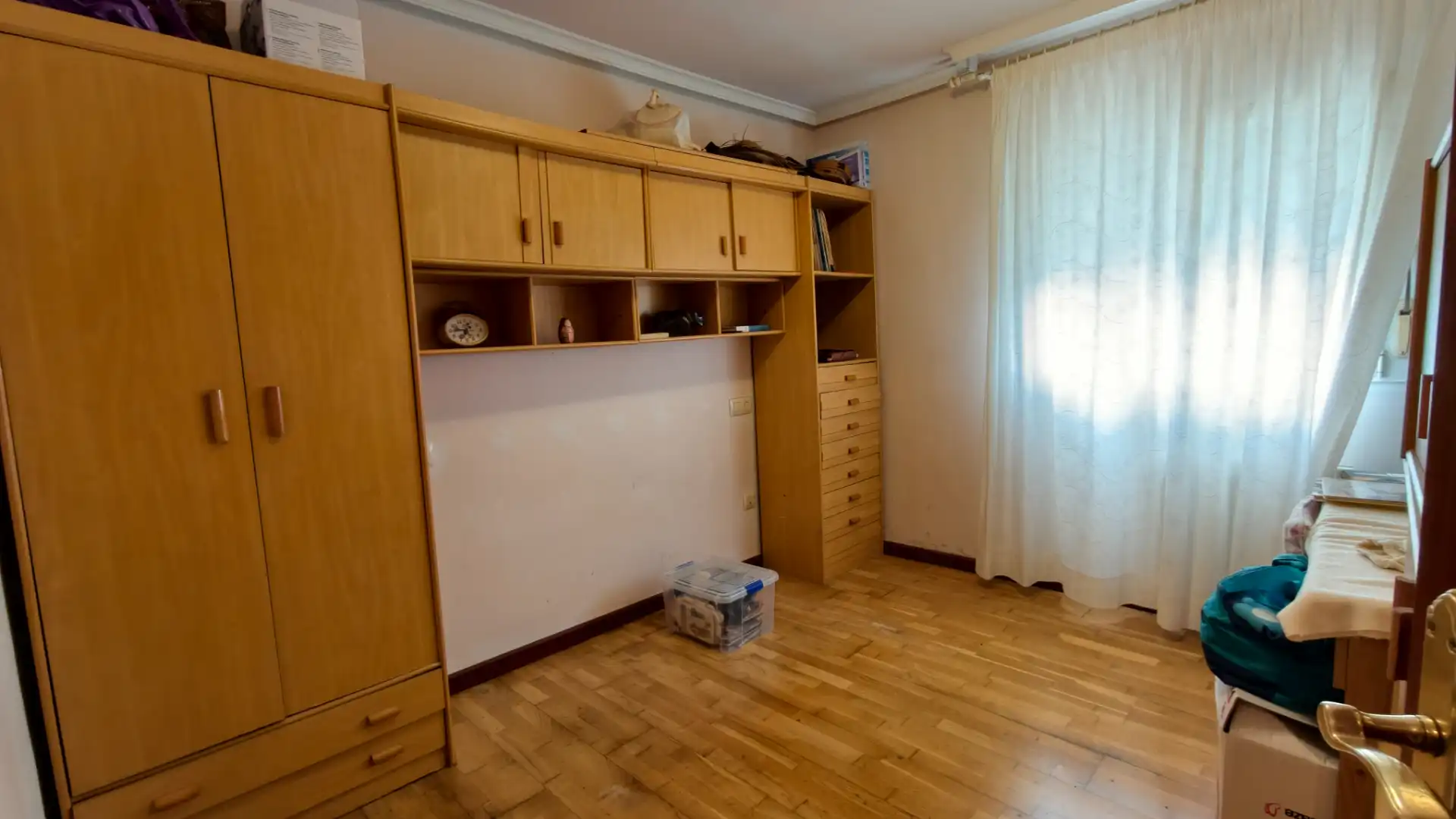 Habitación de Piso en venta en Avilés con Calefacción y Parquet