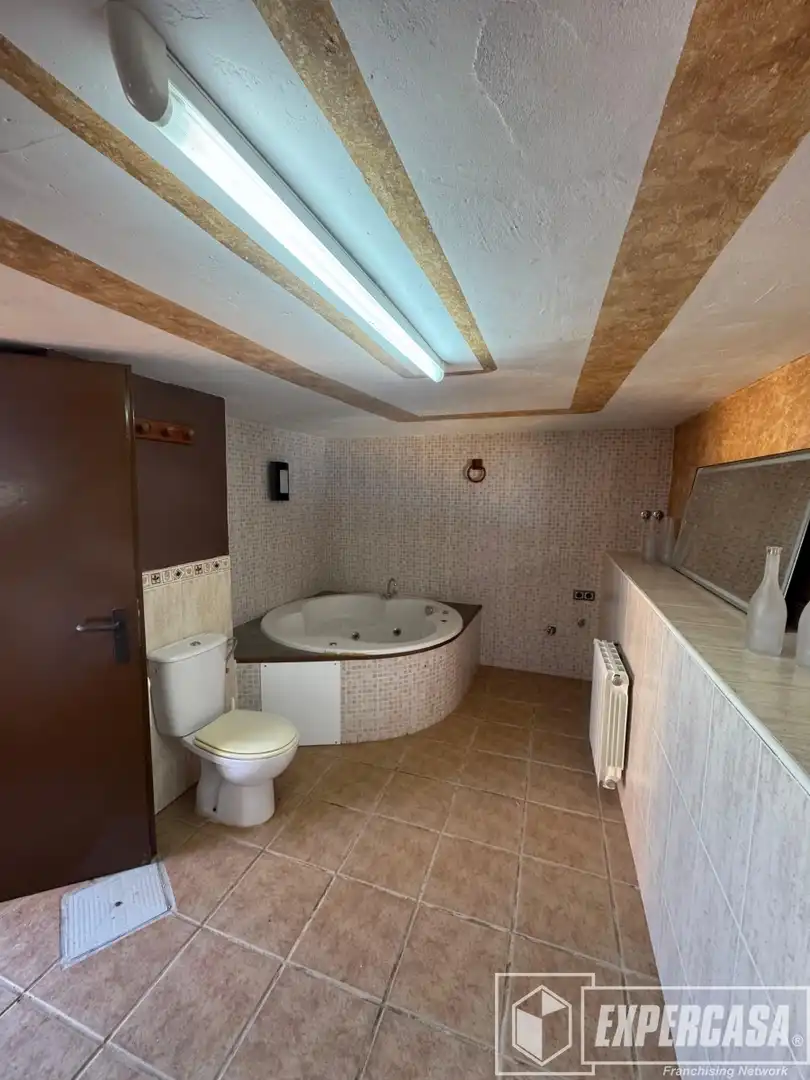 Villa con piscina in vendita a Urbanización LOS LAGOS/ALGINET 1009, imagen 6