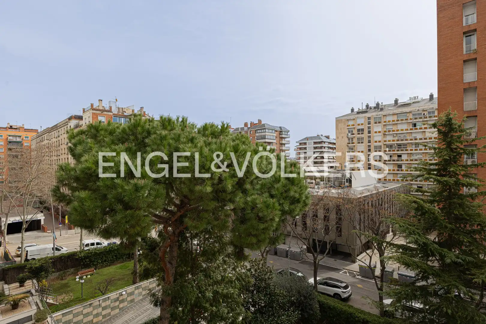 Exterior view of Flat for sale in Barcelona  with Air Conditioner, Heating and Private garden