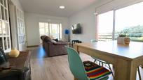 Sala d'estar de Casa o xalet en venda en Corbera de Llobregat amb Aire condicionat, Calefacció i Jardí privat