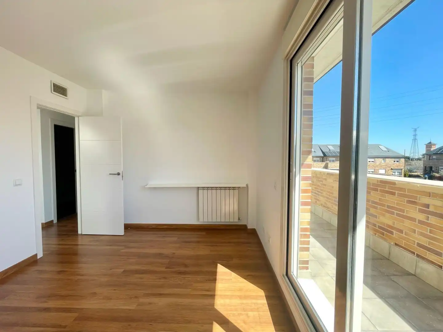 Habitación de Casa adosada de alquiler en Majadahonda con Aire acondicionado, Calefacción y Jardín privado