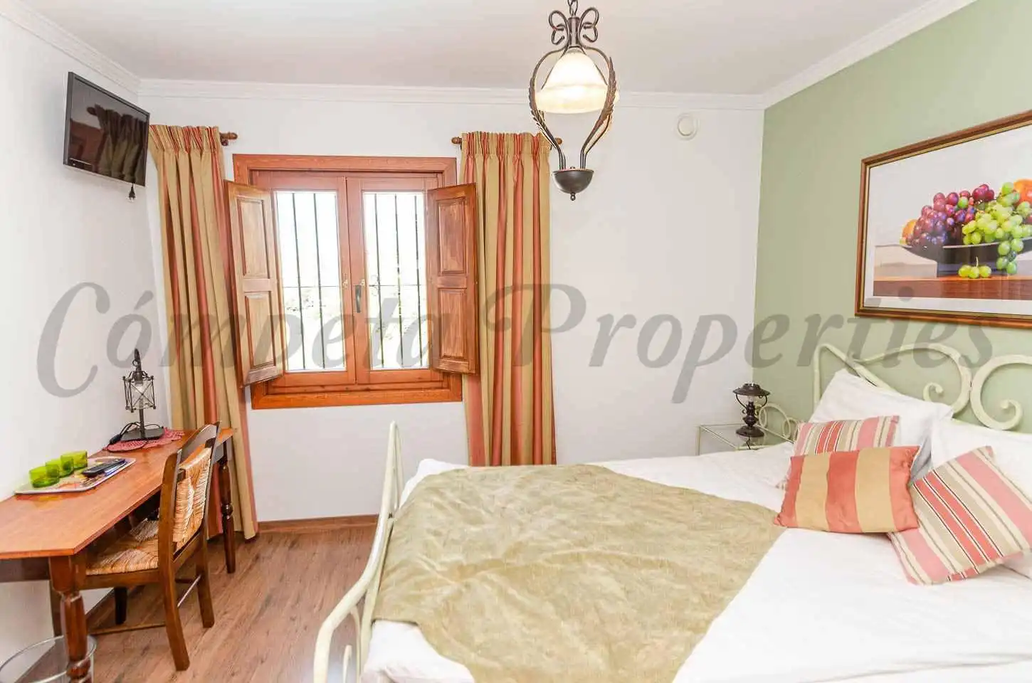 Houses for sale in Canillas de Albaida, Málaga