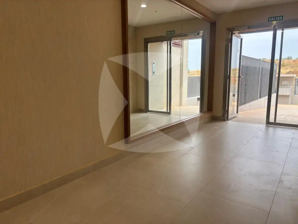 Wohnung zur Miete in Badajoz mit Klimaanlage, Privatgarten und Terrasse