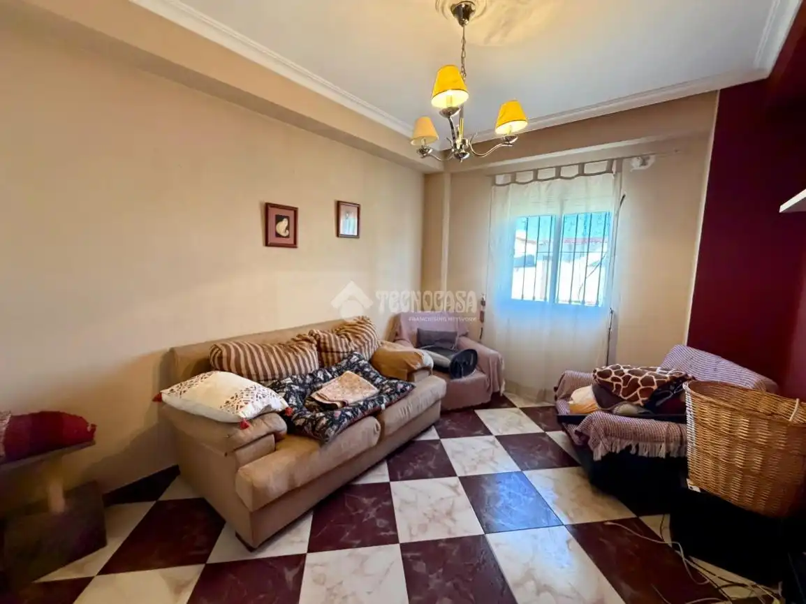 Sala d'estar de Casa o xalet en venda en Sevilla amb Aire condicionat i Balcó