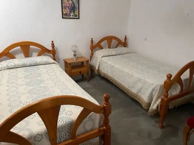 Dormitori de Casa o xalet en venda en Nacimiento amb Traster i Moblat