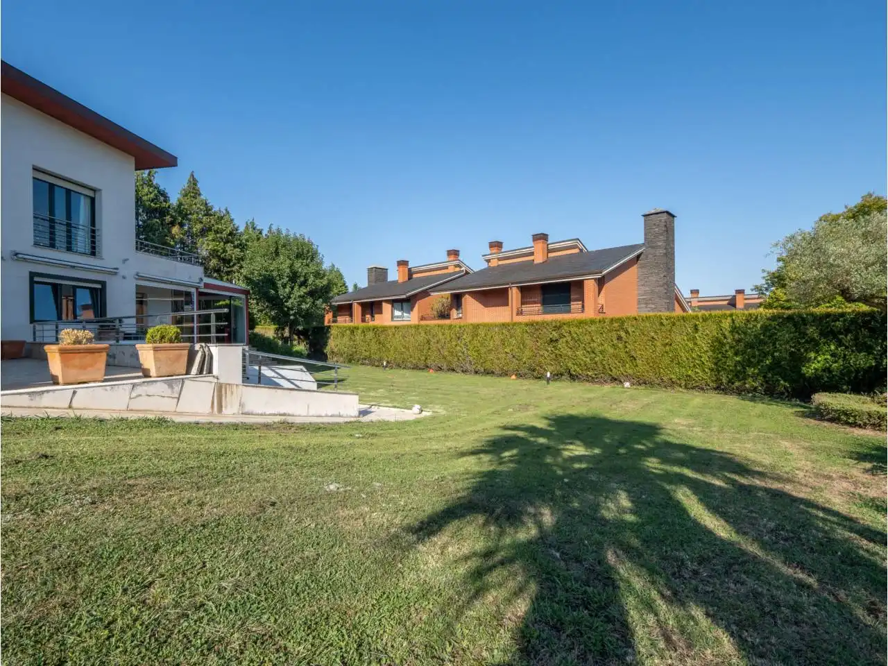 Vista exterior de Casa o xalet en venda en Donostia - San Sebastián  amb Aire condicionat, Calefacció i Jardí privat