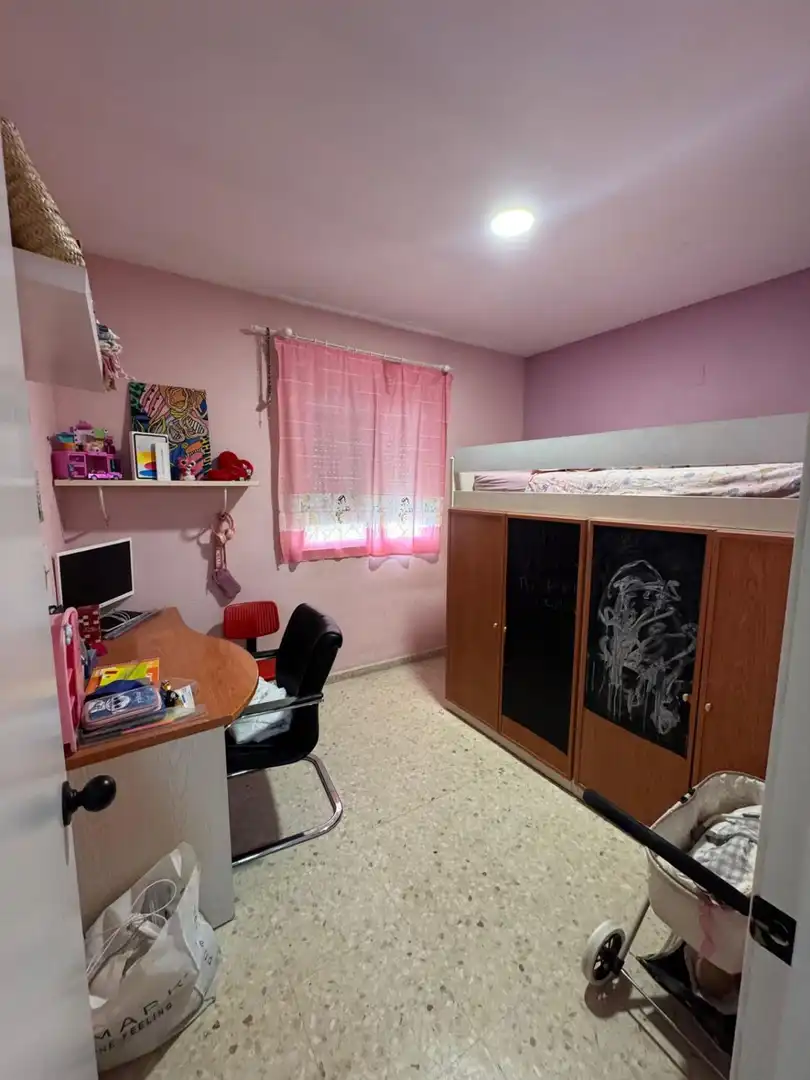 Bedroom of Houses for sale in Sevilla
