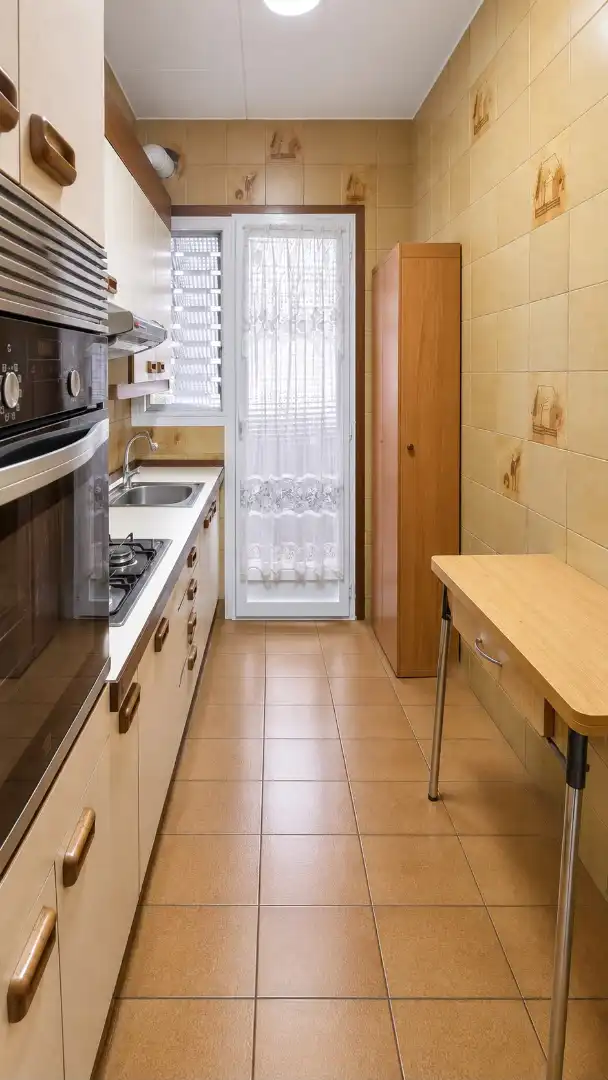 Kitchen of Flat for sale in El Prat de Llobregat  with Air Conditioner, Heating and Oven