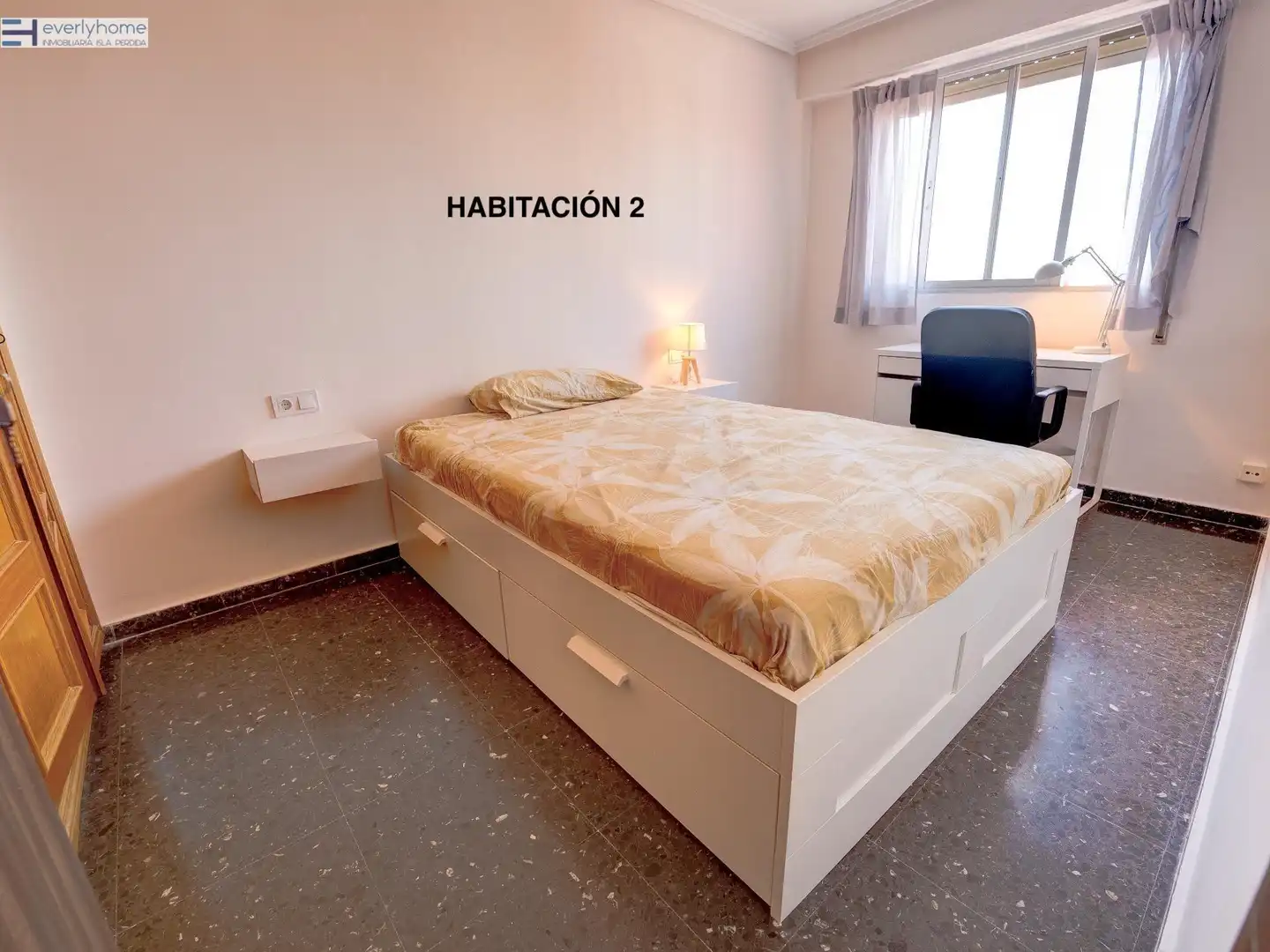 Habitación de Piso para compartir en Valencia con Terraza, Amueblado y Balcón