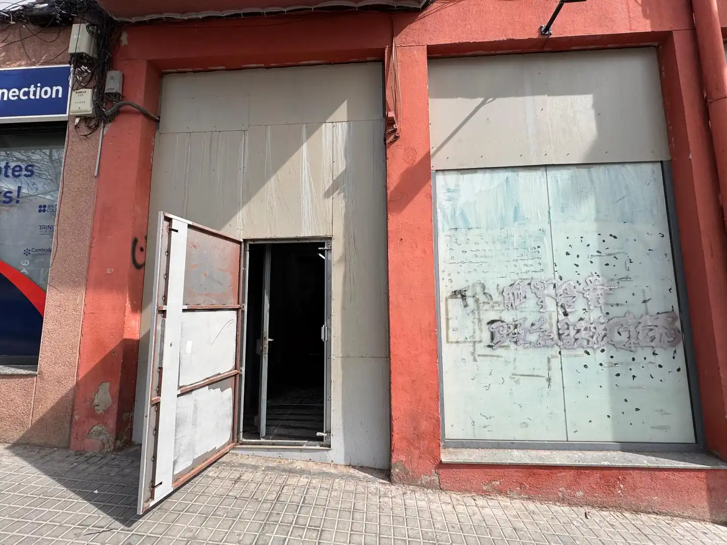Exterior view of Commercial properties for sale in Badalona