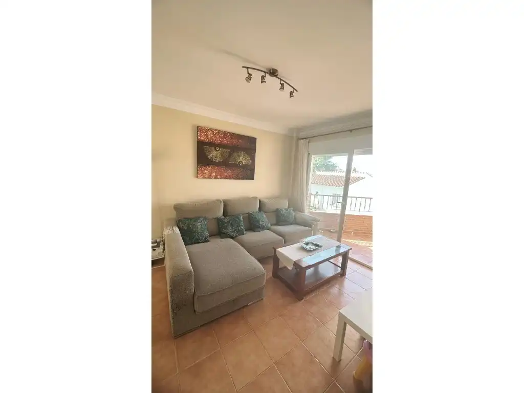 Sala de estar de Casa o chalet en venta en Nerja con Jardín privado, Piscina y Piscina comunitaria