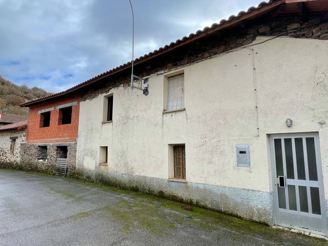 Casa-chalet en Venta en Riello