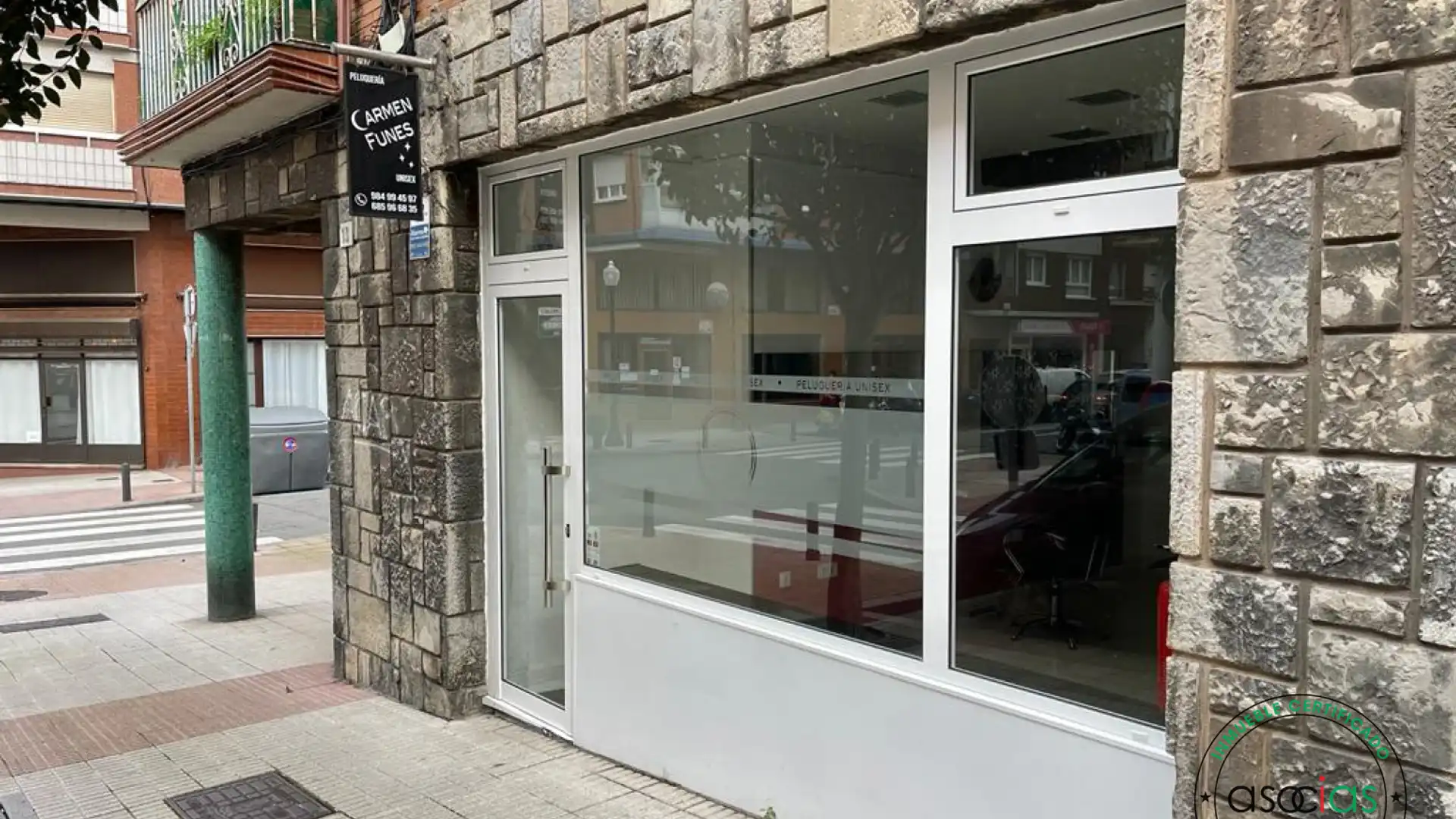 Vista exterior de Local en venta en Gijón 