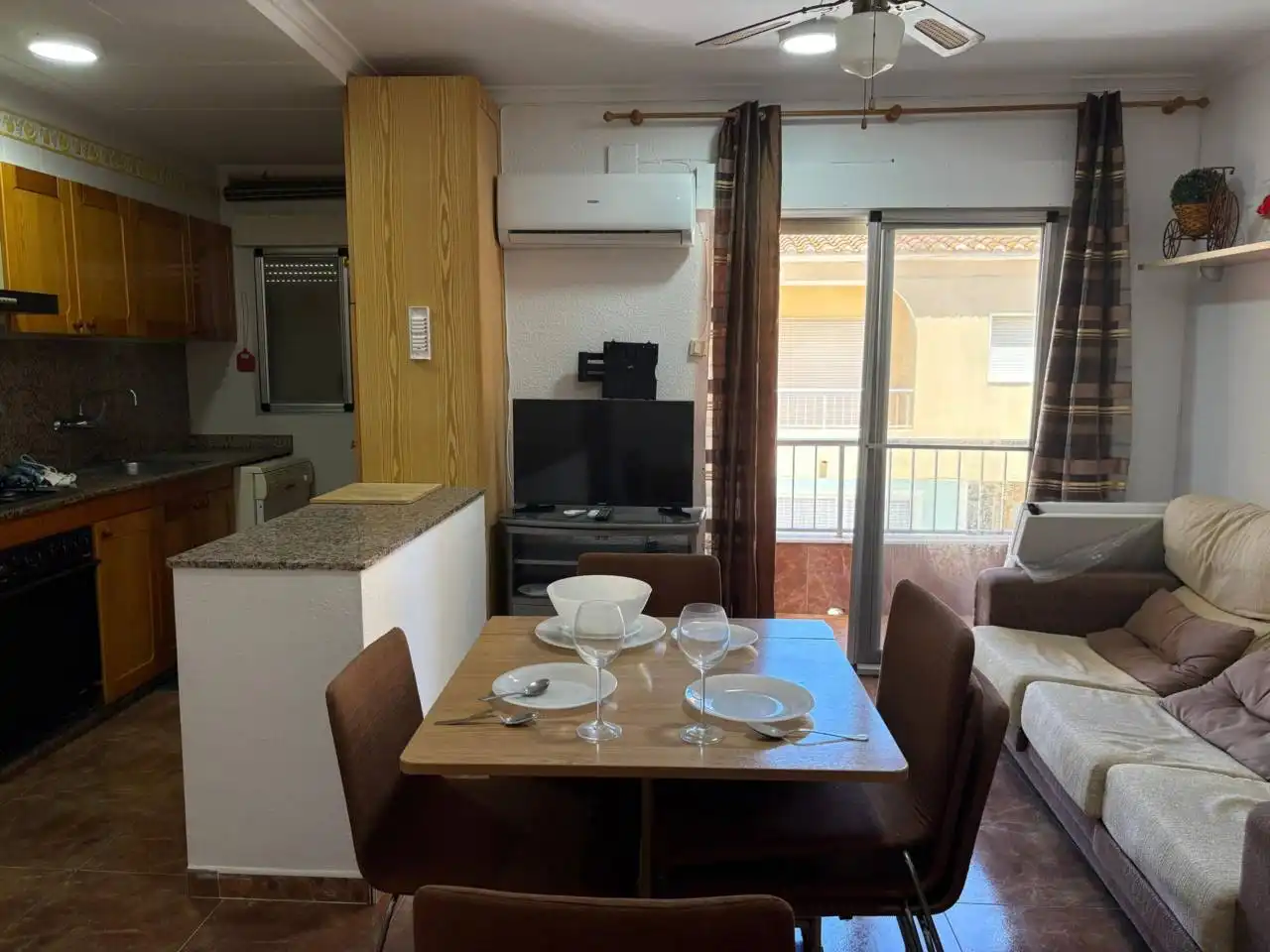 Apartment mit Terrasse zur Miete in Calle Vall d´Aigües