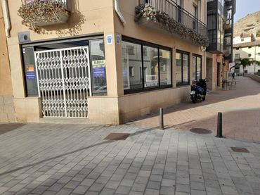 Local comercial de lloguer a Paseo San Nicolás de Francia 19