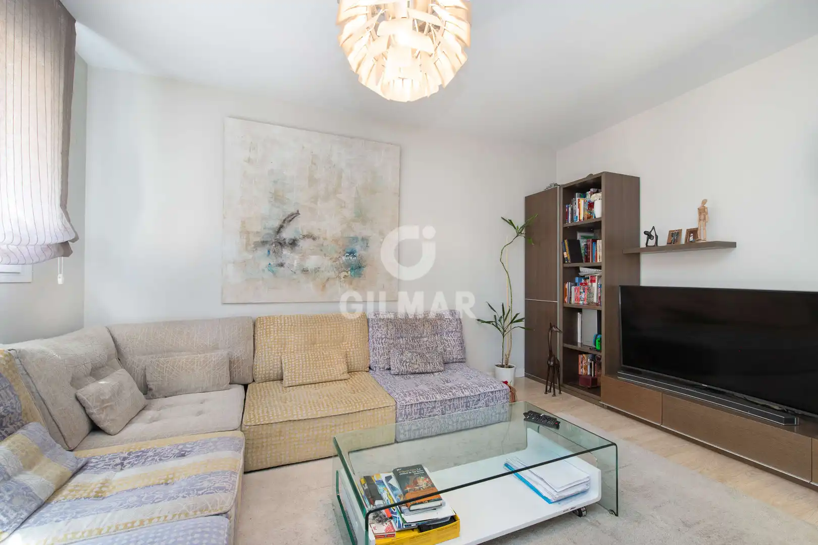 Living room of Flat for sale in Madrid  with Heating, Private garden and Storage room