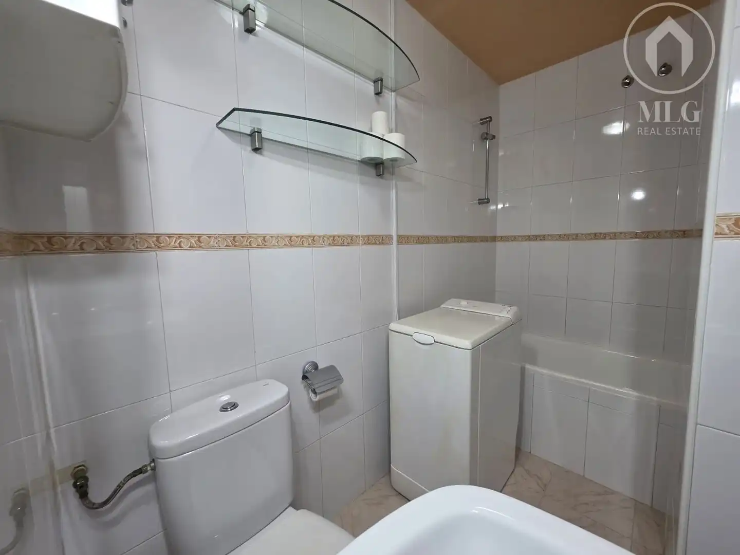 Badezimmer von Wohnung zum Verkauf in Torremolinos mit Klimaanlage und Terrasse