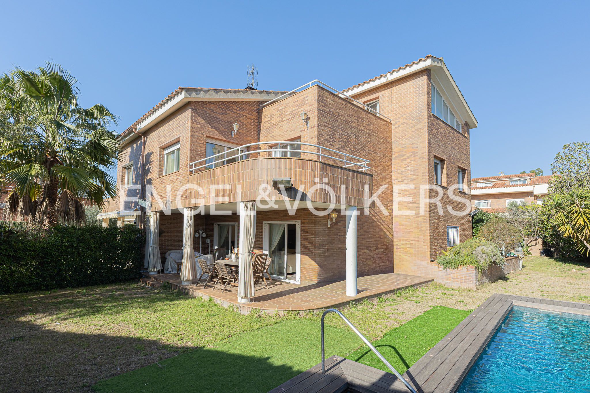 Exterior view of Houses for sale in Sant Vicenç de Montalt  with Heating, Private garden and Terrace