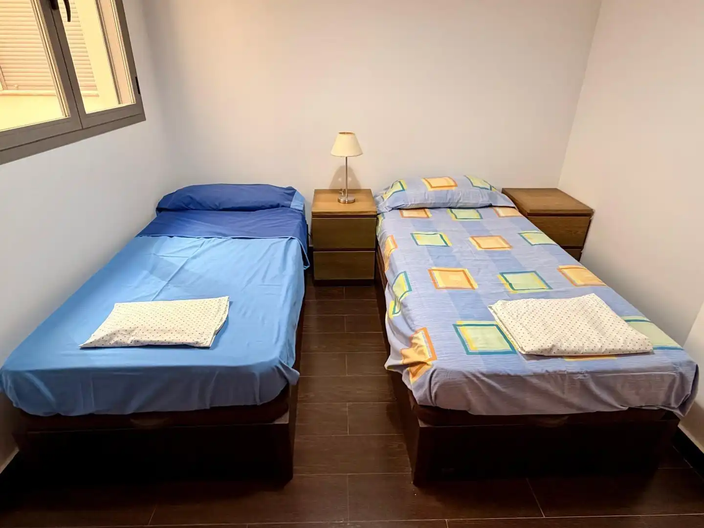 Habitación de Apartamento de alquiler en Dénia con Aire acondicionado, Calefacción y Jardín privado