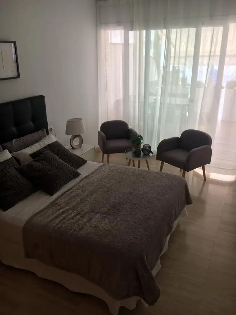 Habitación de Apartamento en venta en Castell d'Aro, Platja d'Aro i s'Agaró con Aire acondicionado, Calefacción y Terraza