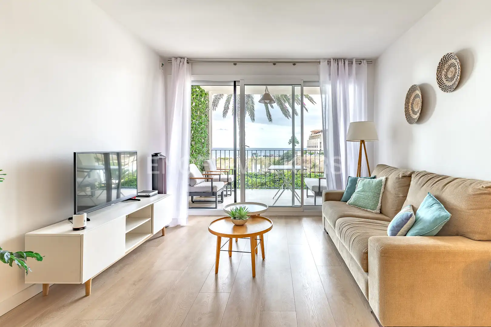 Sala d'estar de Pis de lloguer en Sitges amb Aire condicionat, Calefacció i Terrassa