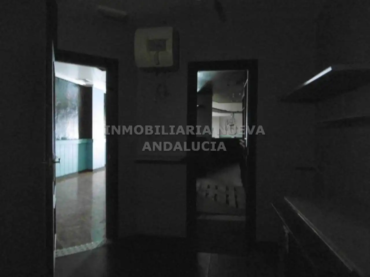 Local comercial de lloguer a Nueva Andalucía, imagen 2