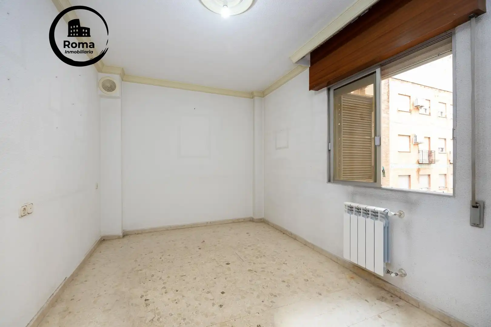 Flat for sale in Granada  with Air Conditioner, Heating and Balcony