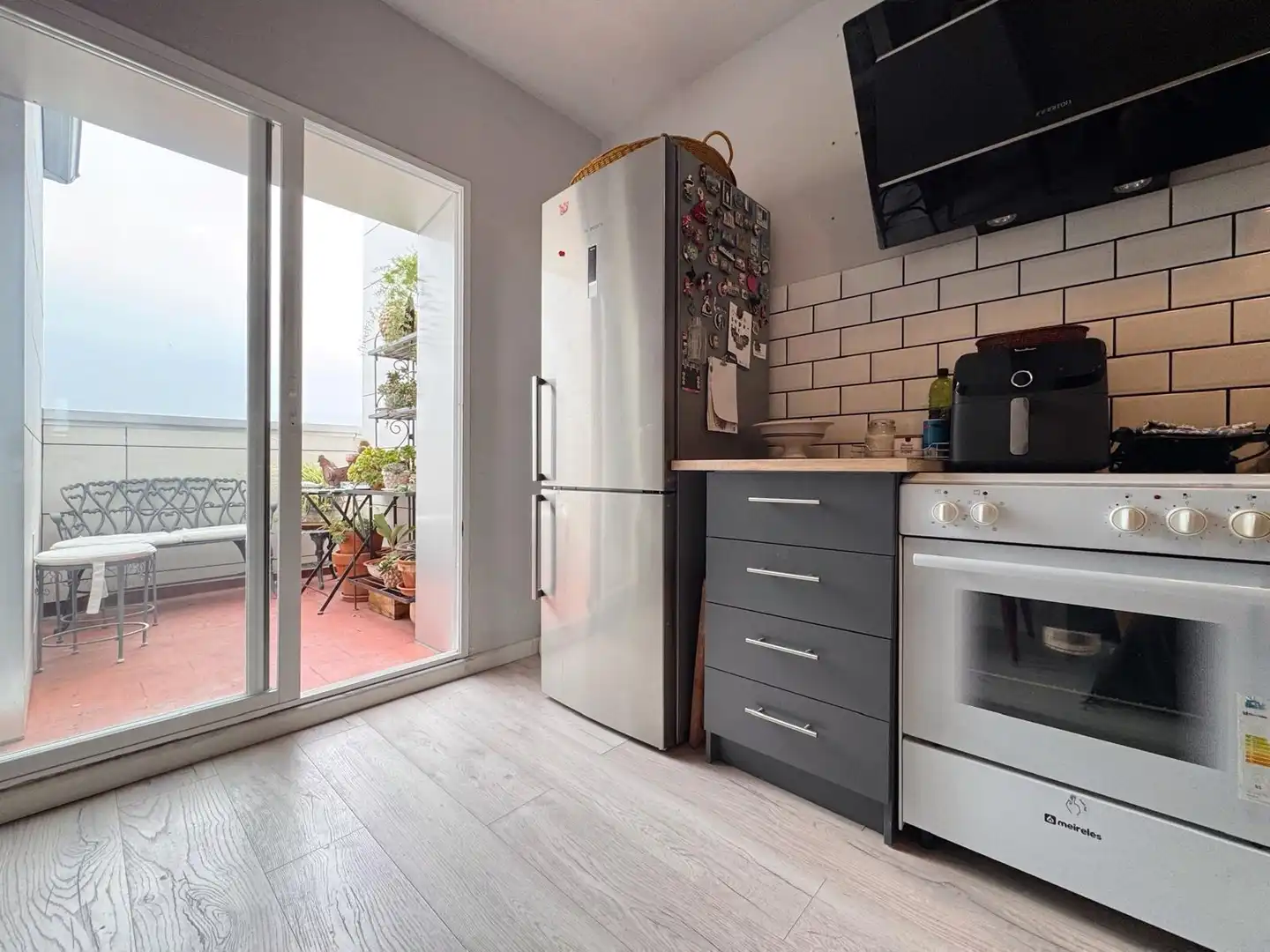 Kitchen of Flat for sale in Pontevedra Capital   with Terrace