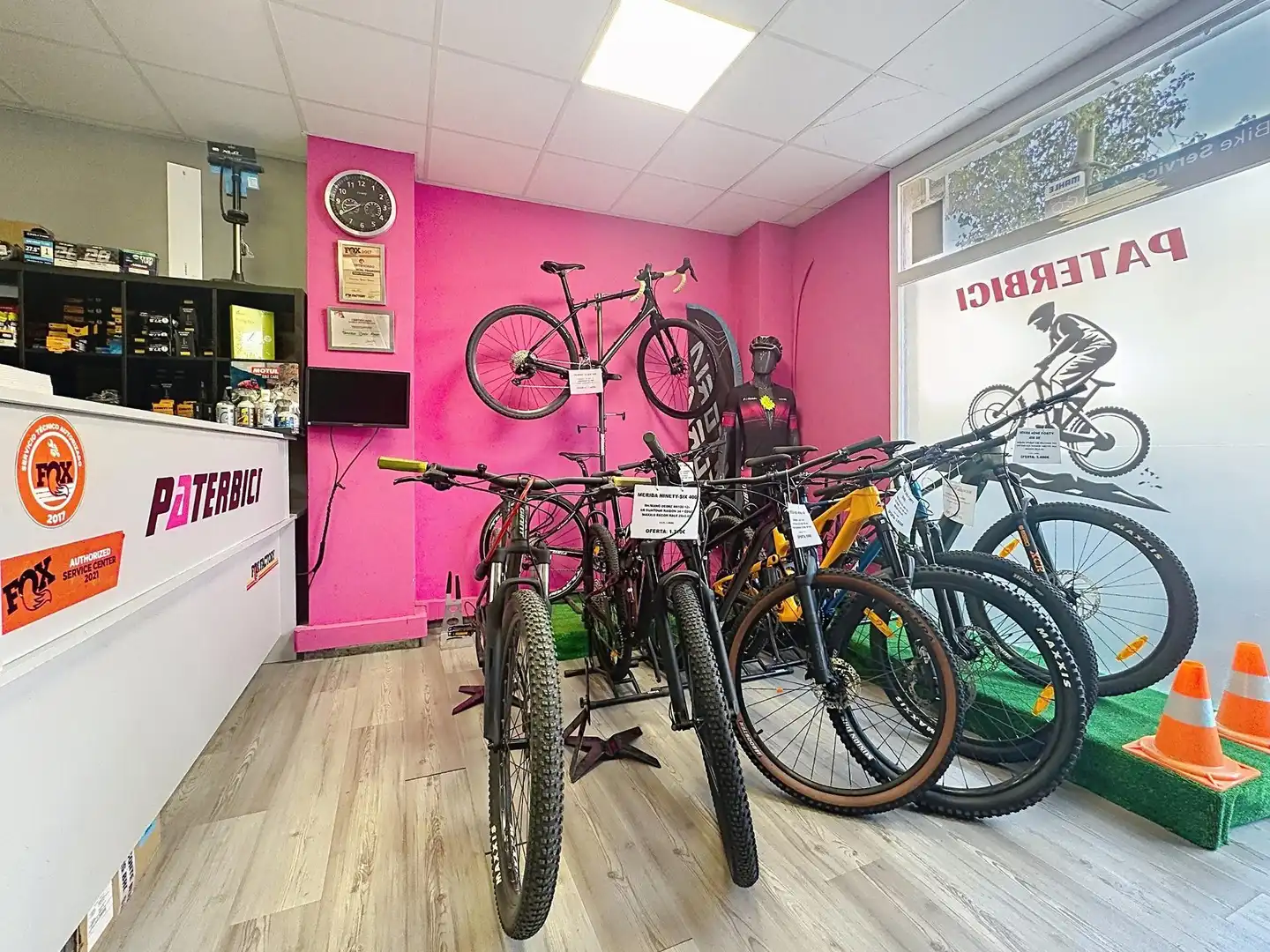 Commercial properties for rent in Paterna