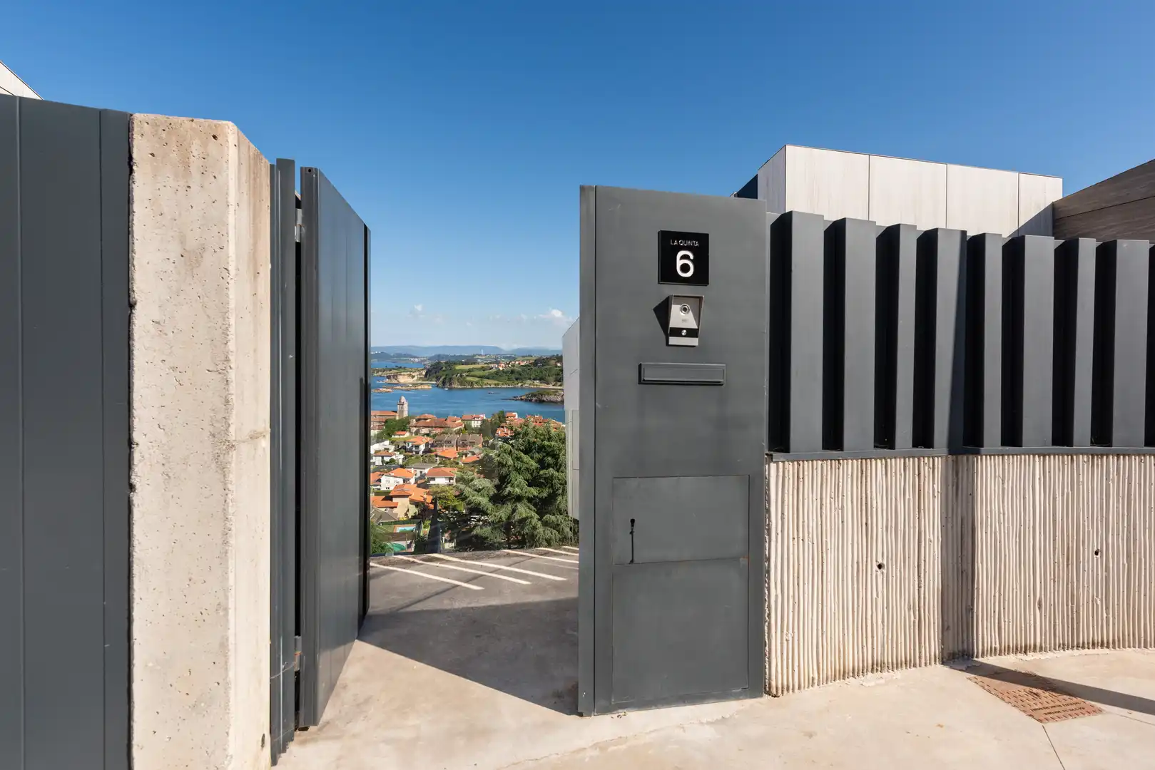 Vista exterior de Casa o xalet en venda en Gozón amb Aire condicionat, Calefacció i Terrassa