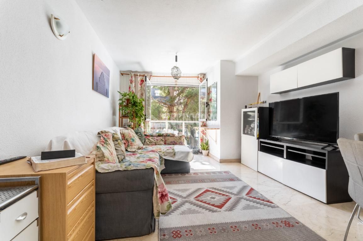 Living room of Flat for sale in Las Rozas de Madrid  with Air Conditioner and Heating