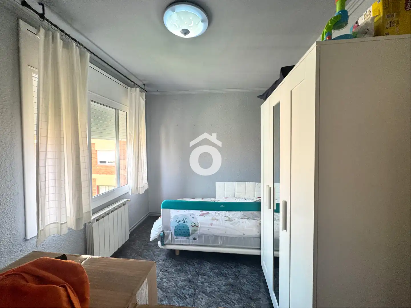 Schlafzimmer von Wohnung zum Verkauf in Esparreguera mit Klimaanlage, Heizung und Balkon