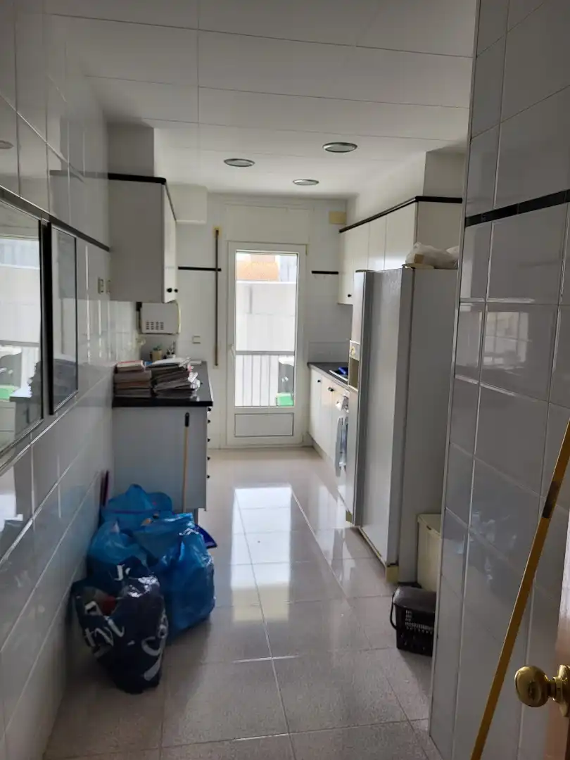 Küche von Wohnung zur Miete in Vilobí d'Onyar mit Klimaanlage, Heizung und Ofen