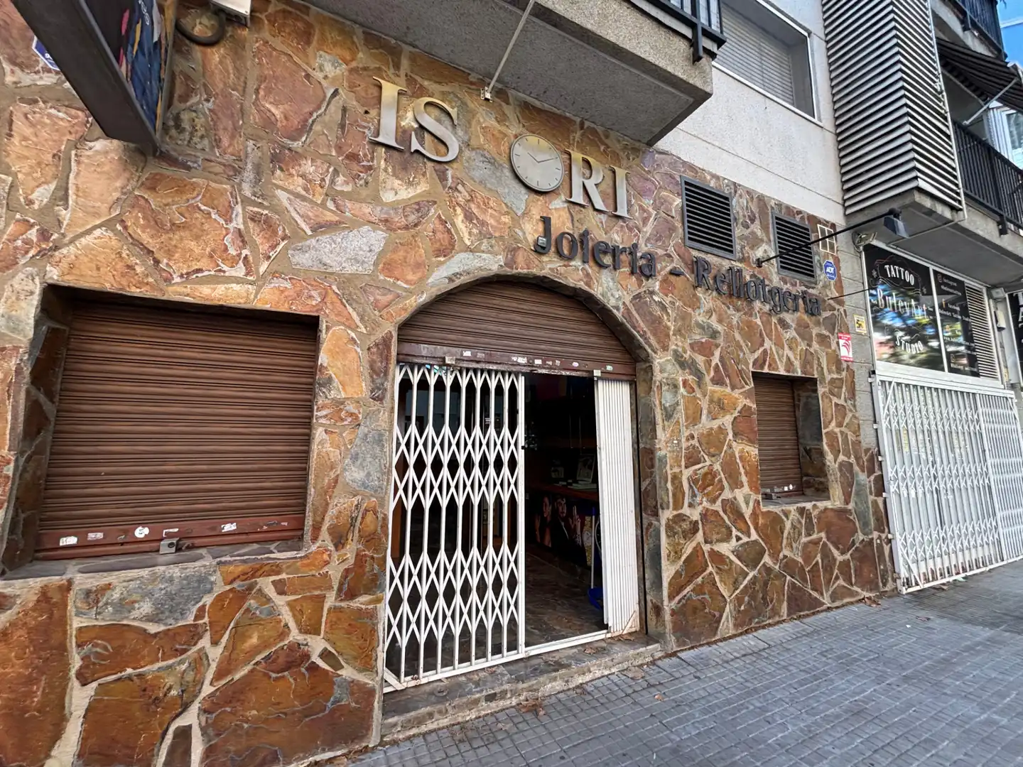 Local de alquiler en Terrassa con Aire acondicionado, Internet y Alarma
